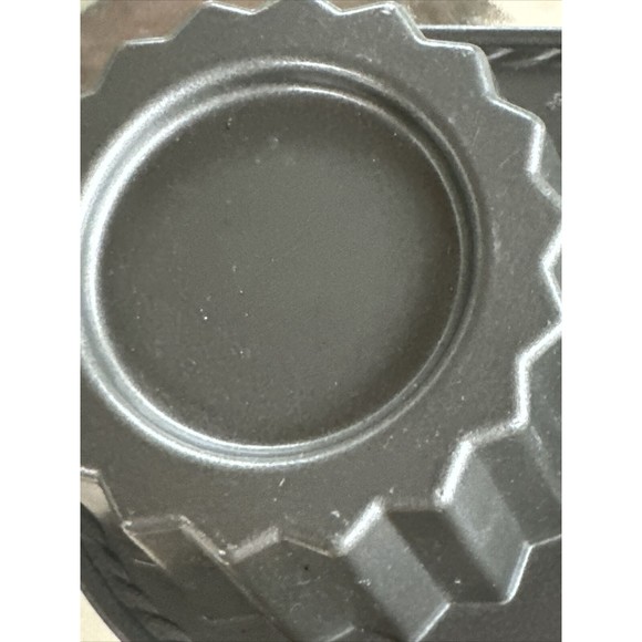 Williams Sonoma NORDIC WARE Cute Cupcake Cake Pan 3D Large Oversized 6 Cups Rare - Picture 8 of 10